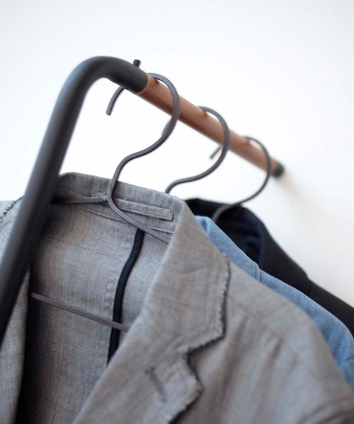 tower(タワー)の「WEB限定 tower スリムコートハンガー(家具・レディース・ブラック/ホワイト・FREE)」の5枚目の写真