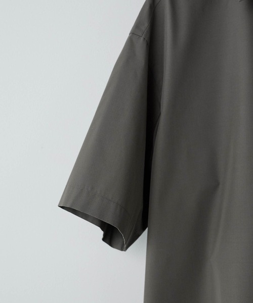 WYM LIDNM(ウィム バイ リドム)の「NEW BASIC MICRO SPAN BOX H/S SHIRT(シャツ/ブラウス・メンズ・ベージュ/ブラウン/グリーン系その他/ブルー系その他/チャコール/ダークブラウン/ブラウン系/サックスブルー/グリーン系/オフホワイト/グレイッシュブルー・S/M/L)」の18枚目の写真