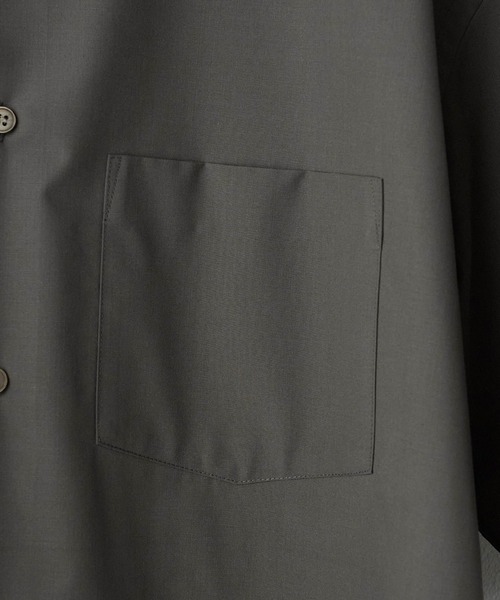 WYM LIDNM(ウィム バイ リドム)の「NEW BASIC MICRO SPAN BOX H/S SHIRT(シャツ/ブラウス・メンズ・ベージュ/ブラウン/グリーン系その他/ブルー系その他/チャコール/ダークブラウン/ブラウン系/サックスブルー/グリーン系/オフホワイト/グレイッシュブルー・S/M/L)」の21枚目の写真