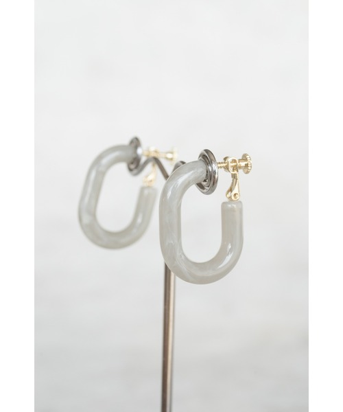 CHACO （FLOWER ACCESSORY）（チャコ）の「CHACO/ 樹脂U字イヤリング（イヤリング・レディース・ホワイト/グレー・FREE）」の12枚目の写真