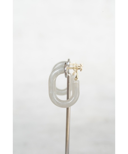 CHACO （FLOWER ACCESSORY）（チャコ）の「CHACO/ 樹脂U字イヤリング（イヤリング・レディース・ホワイト/グレー・FREE）」の16枚目の写真