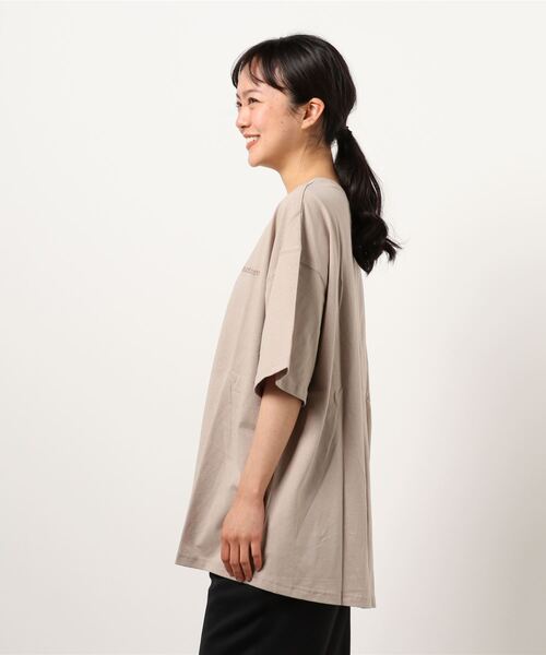 Lull（ルル）の「【Lull / ルル】バックスリットロゴTシャツ（Tシャツ/カットソー・レディース・ベージュ/マスタード/ネイビー/ホワイト・ONESIZE）」の22枚目の写真