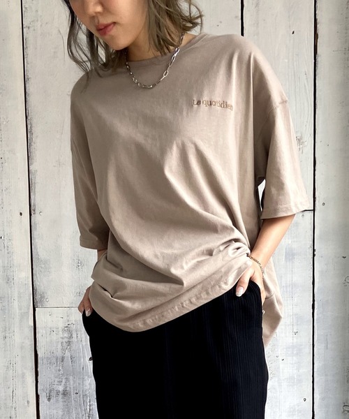 Lull（ルル）の「【Lull / ルル】バックスリットロゴTシャツ（Tシャツ/カットソー・レディース・ベージュ/マスタード/ネイビー/ホワイト・ONESIZE）」の18枚目の写真