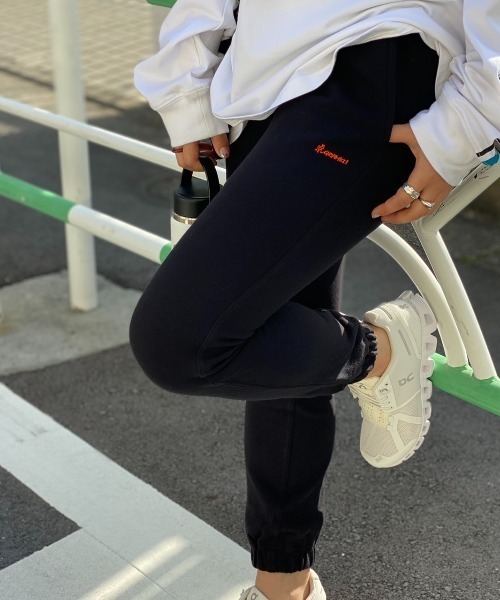 Gramicci（グラミチ）の「GRAMICCI/グラミチ　別注 SWEAT PANTS 別注スウェットパンツ GUP-21F1924 ワンマイルウエア（スウェットパンツ・レディース・ブラック/グレー/マスタード・SMALL/MEDIUM/LARGE/X-LARGE）」の7枚目の写真