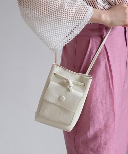 Kastane(カスタネ)の「ポケット付ミニポシェット(ショルダーバッグ・レディース・グリーン/アイボリー/ブラウン/ブラック・FREE)」の2枚目の写真