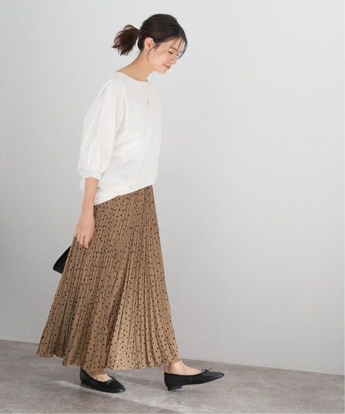La TOTALITE（ラトータリテ）の「ドットサテンサーキュラープリーツスカート【手洗い可能】◆（スカート・レディース・ブラック系その他/タン・FREE）」の5枚目の写真
