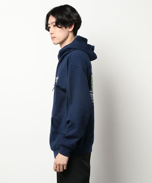 FRUIT OF THE LOOM(フルーツオブザルーム)の「SOUVENIRプルオーバーパーカー / ユニセックス / ブランドロゴ / カジュアル(パーカー・メンズ・ブラック/ホワイト/グレー/ネイビー・L/S/XL/M)」の7枚目の写真