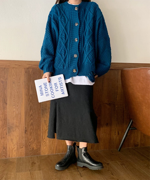 c.u.l（シーユーエル）の「【c.u.l:w】ケーブル編みクラッシュボリュームカーディガン culw89（ニット/セーター・レディース・ブルー/オレンジ/アイボリー・FREE）」の5枚目の写真