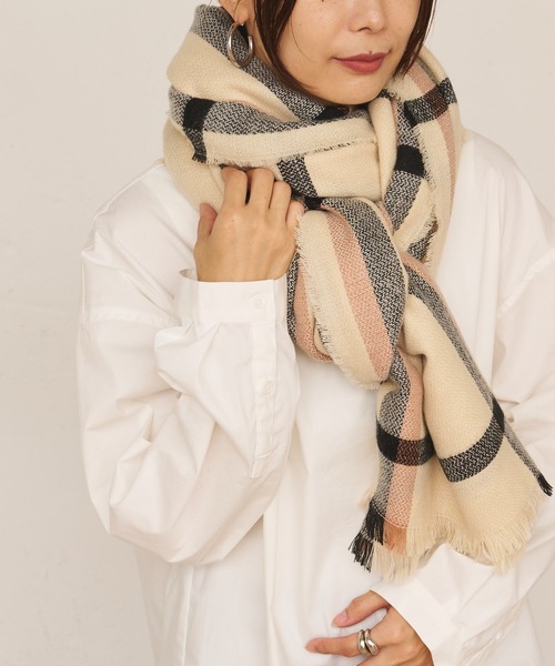 Casselini（キャセリーニ）の「【Casselini/キャセリーニ】チェックストール（マフラー・レディース・ベージュ/アイボリー・ONE SIZE）」の14枚目の写真