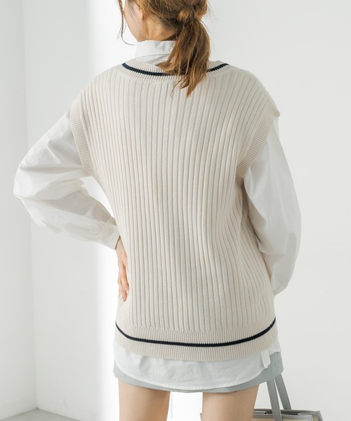 OLIVE des OLIVE(オリーブデオリーブ)の「旬なベスト×シャツSET(ベスト・レディース・ライトグレー/ネイビー/オフホワイト・FREE)」の4枚目の写真