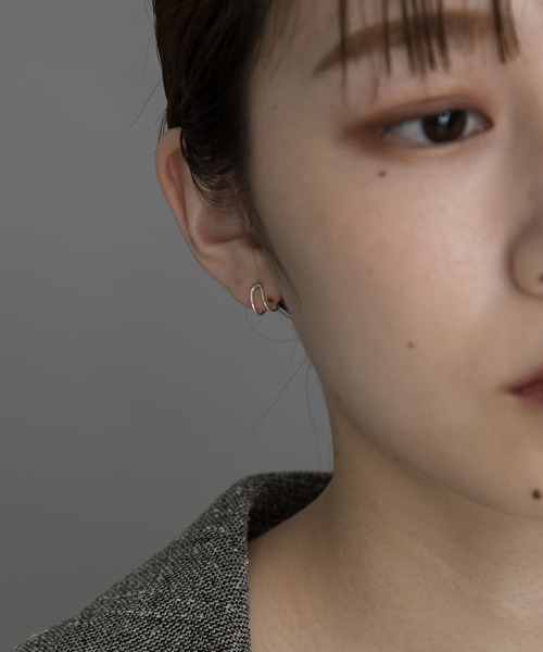 SMELLY（スメリー）の「silver925ツインラインミニフープピアス（ピアス（両耳用）・レディース・シルバー/ゴールド・-）」の9枚目の写真