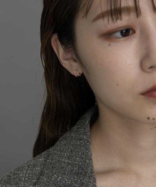 SMELLY（スメリー）の「silver925ツインラインミニフープピアス（ピアス（両耳用）・レディース・シルバー/ゴールド・-）」の3枚目の写真