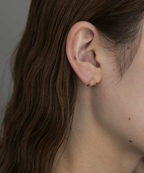 SMELLY（スメリー）の「silver925ツインラインミニフープピアス（ピアス（両耳用）・レディース・シルバー/ゴールド・-）」の8枚目の写真