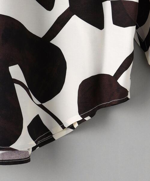 PHEENY（フィーニー）の「＜PHEENY＞リーフプリント シャツ Ψ（シャツ/ブラウス・レディース・ダークグリーン/ワインレッド・FREE）」の6枚目の写真