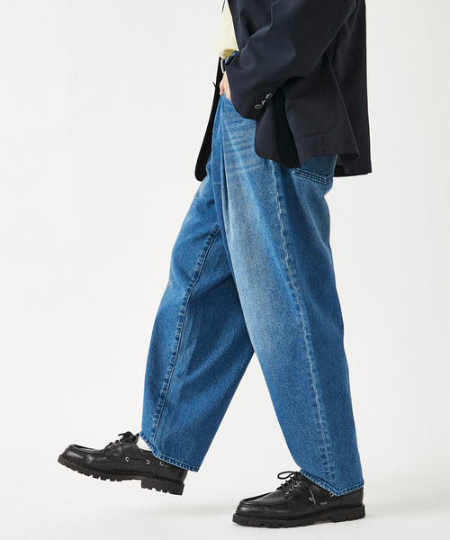 EDIFICE（エディフィス）の「オーバルフィット デニムパンツ（デニムパンツ・メンズ・ホワイト/ネイビー・SMALL/MEDIUM/LARGE）」の2枚目の写真