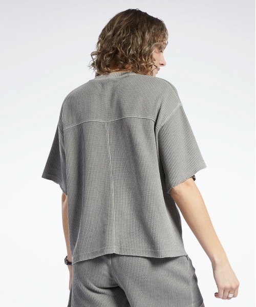 Reebok（リーボック）の「 クラシックス ナチュラルダイ ワッフル Tシャツ / Classics Natural Dye Waffle T-Shirt /（Tシャツ/カットソー・レディース・ライトグレー/スカイブルー・SMALL/MEDIUM/LARGE/X-LARGE）」の3枚目の写真