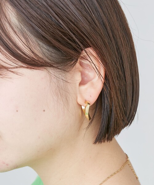Firsthand(ファーストハンド)の「Firsthand/ファーストハンド HALF HEARTPIERCE / ハートモチーフピアス/HALF HEARTPIERCE / ハートモチーフピアス(ピアス(両耳用)・レディース・ゴールド/シルバー・ONE SIZE)」の4枚目の写真