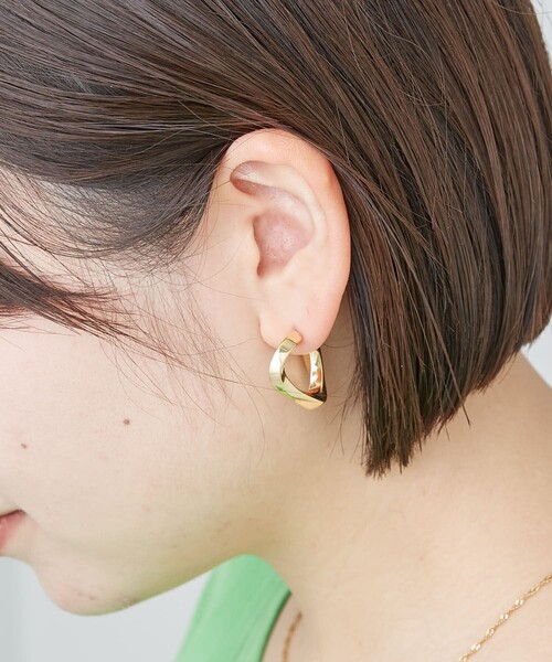 Firsthand(ファーストハンド)の「Firsthand/ファーストハンド HALF HEARTPIERCE / ハートモチーフピアス/HALF HEARTPIERCE / ハートモチーフピアス(ピアス(両耳用)・レディース・ゴールド/シルバー・ONE SIZE)」の7枚目の写真