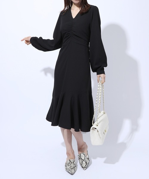 MAISON BREEZE(メゾンブリーズ)の「【MAISON BREEZE】フレンチテイストVネックワンピースSCCH91(ワンピース・レディース・ブラック/マルチ・FREE)」の3枚目の写真