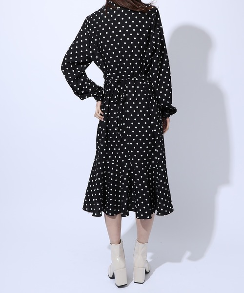 MAISON BREEZE(メゾンブリーズ)の「【MAISON BREEZE】フレンチテイストVネックワンピースSCCH91(ワンピース・レディース・ブラック/マルチ・FREE)」の9枚目の写真