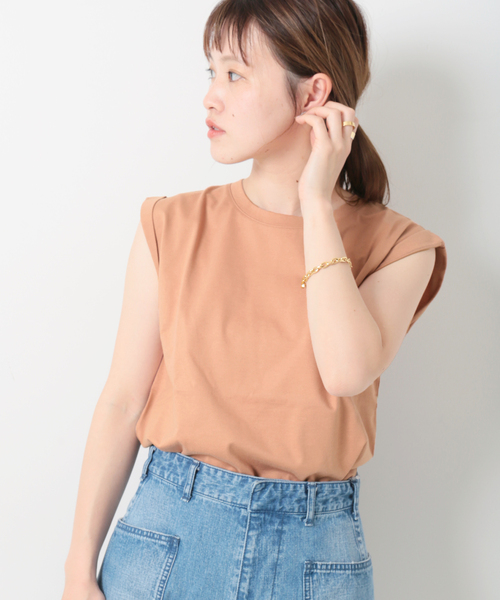 journal standard L'essage(ジャーナルスタンダードレサージュ)の「スワイーノースリーブ(Tシャツ/カットソー・レディース・ホワイト/チャコールグレー/ブラウン/ピンク・FREE)」の4枚目の写真