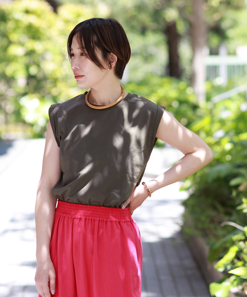 journal standard L'essage(ジャーナルスタンダードレサージュ)の「スワイーノースリーブ(Tシャツ/カットソー・レディース・ホワイト/チャコールグレー/ブラウン/ピンク・FREE)」の1枚目の写真