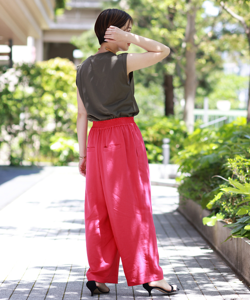 journal standard L'essage(ジャーナルスタンダードレサージュ)の「スワイーノースリーブ(Tシャツ/カットソー・レディース・ホワイト/チャコールグレー/ブラウン/ピンク・FREE)」の6枚目の写真