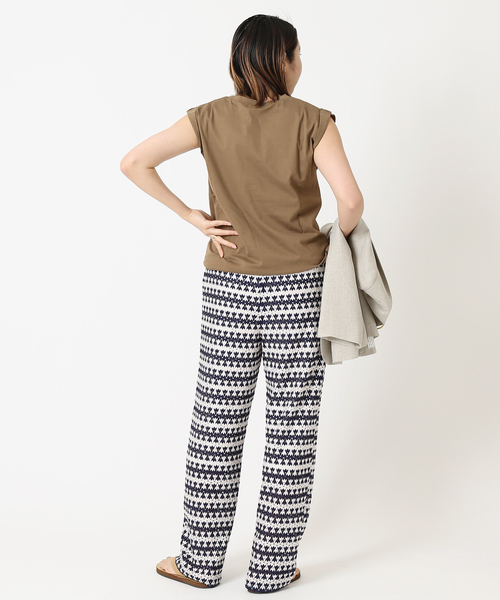 journal standard L'essage(ジャーナルスタンダードレサージュ)の「スワイーノースリーブ(Tシャツ/カットソー・レディース・ホワイト/チャコールグレー/ブラウン/ピンク・FREE)」の21枚目の写真
