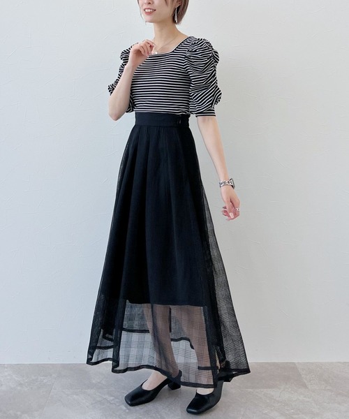 mysty woman(ミスティウーマン)の「シアータックフレアスカート 285516(スカート・レディース・アイボリー/ブラック/グレー・FREE)」の4枚目の写真