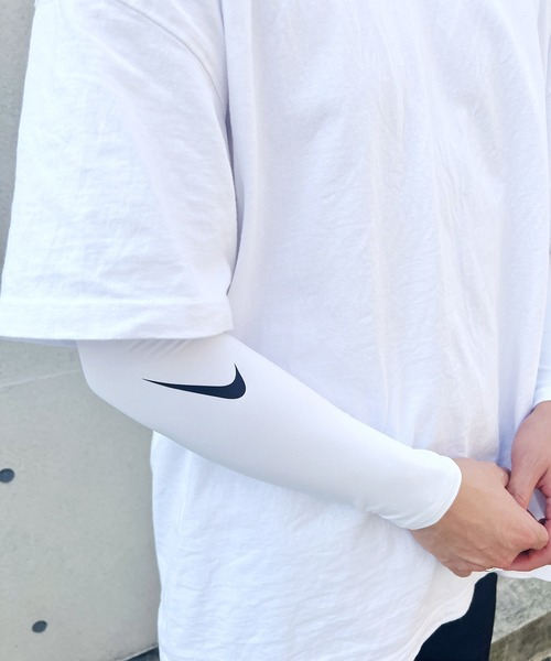 NIKE(ナイキ)の「【NIKE/ナイキ】プロドライフィットスリーブ4.0(アームカバー・メンズ・ホワイト/ブラック・S/M/L/XL)」の9枚目の写真