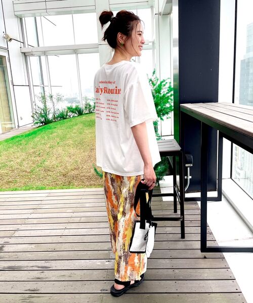 SHOO・LA・RUE(シューラルー)の「◆バックプリントTシャツ(Tシャツ/カットソー・レディース・ホワイト系/ピンク系・01/02/03)」の16枚目の写真