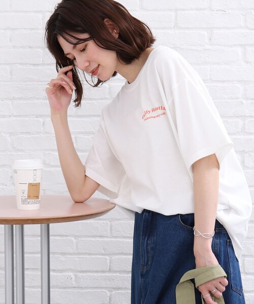 SHOO・LA・RUE(シューラルー)の「◆バックプリントTシャツ(Tシャツ/カットソー・レディース・ホワイト系/ピンク系・01/02/03)」の4枚目の写真