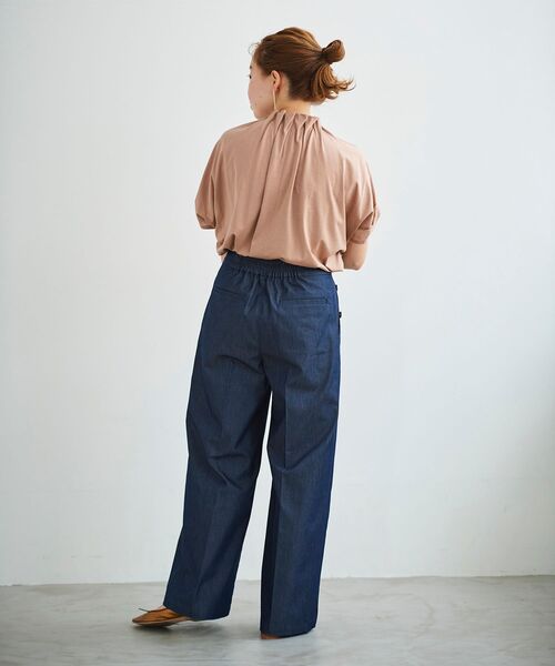 le.coeur blanc（ルクールブラン）の「デニムライクマリンワイドパンツ（デニムパンツ・レディース・ネイビー/ブルー・40/38/36）」の4枚目の写真