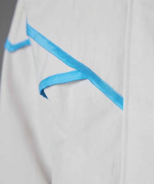 adidas（アディダス）の「BLUE VERSION トラックトップ（ジャージ） / アディダスオリジナルス（レディース）（ナイロンジャケット・レディース・グレー・MEDIUM/XX-LARGE/X-LARGE/SMALL/X-SMALL/LARGE）」の6枚目の写真