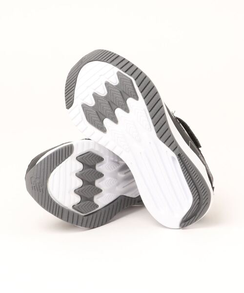 NEW BALANCE（ニューバランス）の「《New Balance》YT570（スニーカー・キッズ・ブラック/イエロー系その他/ピンク/ホワイト/レッド/ブルー系その他・17.0cm/18.0cm/19.0cm/20.0cm/21.0cm/22.0cm/23.0cm/24.0cm/25.0cm/21.5cm/18.5cm/19.5cm/22.5cm/23.5cm/17.5cm/20.5cm/24.5cm）」の8枚目の写真