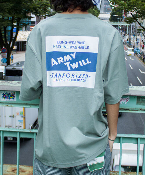 ARMY TWILL（アーミーツイル）の「【ARMY TWILL/アーミーツイル】別注 バックプリントロゴTシャツ ビッグシルエット（Tシャツ/カットソー・メンズ・ホワイト/チャコールグレー/ブルーグレー・M/L）」の3枚目の写真