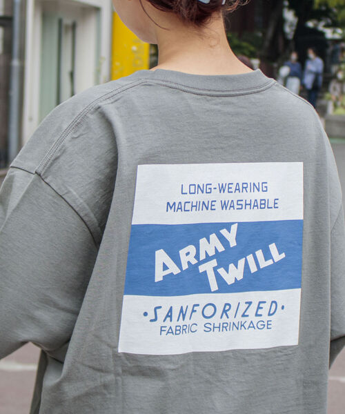 ARMY TWILL（アーミーツイル）の「【ARMY TWILL/アーミーツイル】別注 バックプリントロゴTシャツ ビッグシルエット（Tシャツ/カットソー・メンズ・ホワイト/チャコールグレー/ブルーグレー・M/L）」の4枚目の写真