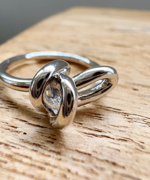 LIAN（リアン）の「シンプルノットリング（リング・レディース・シルバー/ゴールド・FREE）」の8枚目の写真