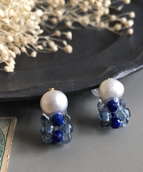 tone(トーン)の「【malle la brocante/マルラブロカント】誕生石と淡水パールのプチピアス(チタン)(ピアス(両耳用)・レディース・ホワイト/パープル/ネイビー/レッド/サックスブルー/ピンク/ライム/イエロー/ブルー/グリーン/マルチ/クリア・FREE)」の6枚目の写真