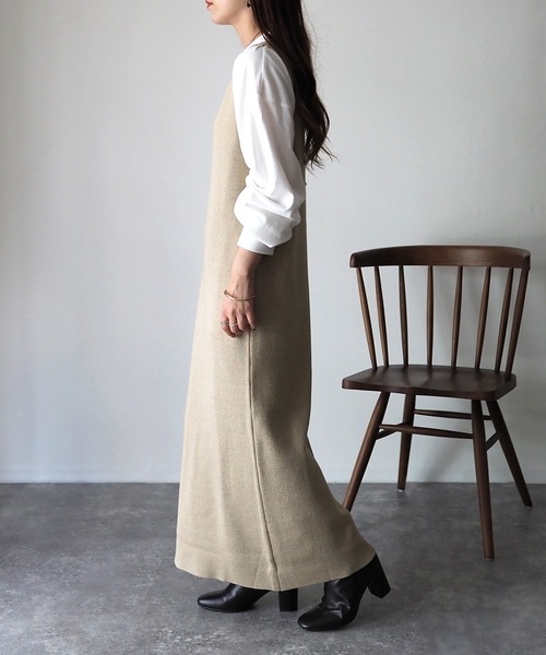 Riberry（リベリー）の「深Vネックニットワンピース（ワンピース・レディース・チャコールグレー/杢グレー/ベージュ・MEDIUM）」の6枚目の写真