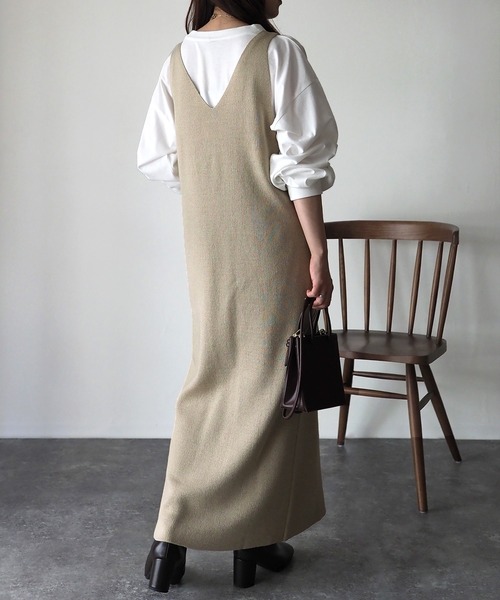 Riberry（リベリー）の「深Vネックニットワンピース（ワンピース・レディース・チャコールグレー/杢グレー/ベージュ・MEDIUM）」の8枚目の写真