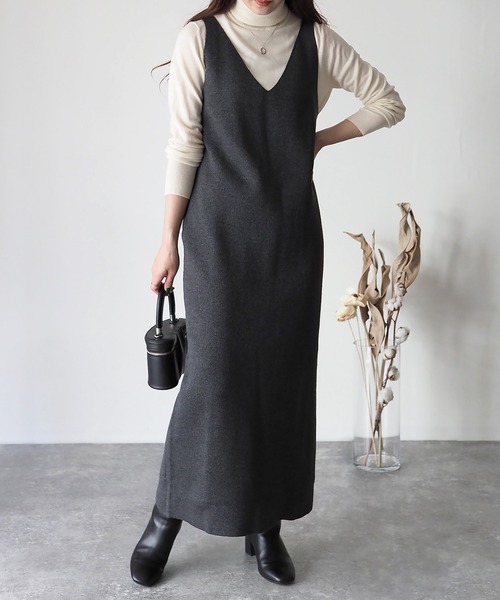 Riberry（リベリー）の「深Vネックニットワンピース（ワンピース・レディース・チャコールグレー/杢グレー/ベージュ・MEDIUM）」の15枚目の写真