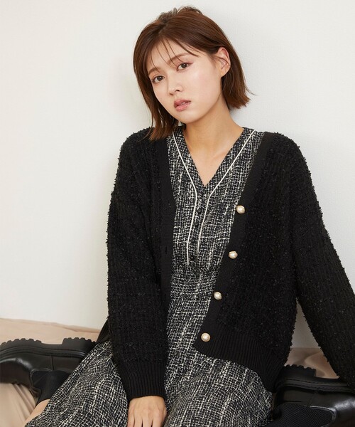 Feroux（フェルゥ）の「ツイードライク カーディガン（カーディガン/ボレロ・レディース・ライトグレー系1/ホワイト系1/ブラック系1/ブラック系・F）」の2枚目の写真