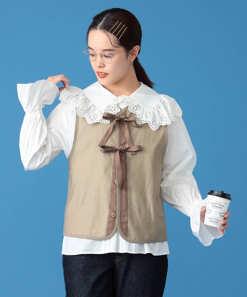 BeAMS DOT(ビームスドット)の「【WEB限定】BeAMS DOT / ベスト×フリルブラウスSET(ベスト・レディース・オリーブ/ベージュ/ブラック・S/M/L)」の12枚目の写真