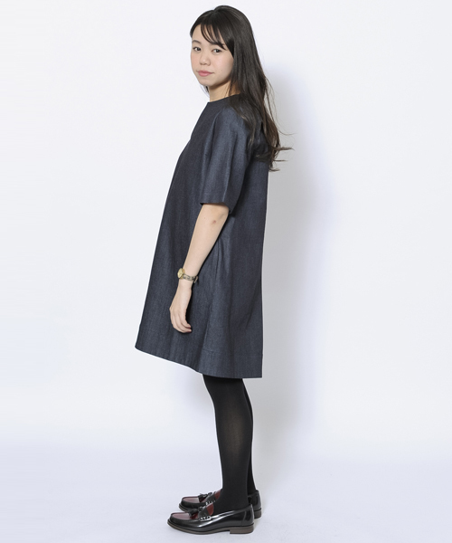 MILKFED.（ミルクフェド）の「PLEATED BACK DRESS（ワンピース・レディース・オリーブ/インディゴブルー・MEDIUM/SMALL）」の3枚目の写真