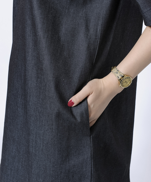 MILKFED.（ミルクフェド）の「PLEATED BACK DRESS（ワンピース・レディース・オリーブ/インディゴブルー・MEDIUM/SMALL）」の5枚目の写真