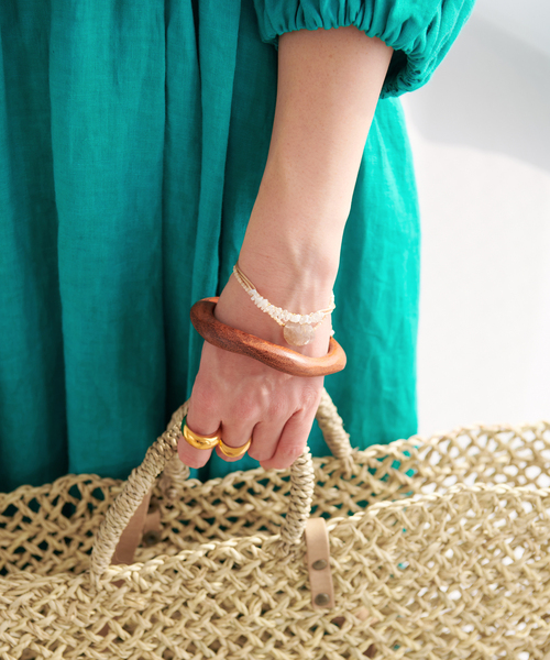 VERMEIL par iena（ヴェルメイユパーイエナ）の「【MARION GODART/マリオンゴダール】バングル 細（brown）（バングル/リストバンド・レディース・ブラウン・FREE）」の4枚目の写真