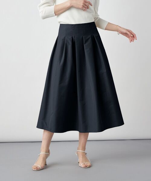 NOLLEY’S Sophi（ノーリーズソフィ）の「ウォッシャブルタフタランダムタックスカート（スカート・レディース・ベージュ/ネイビー/オフホワイト・38/36/34）」の3枚目の写真