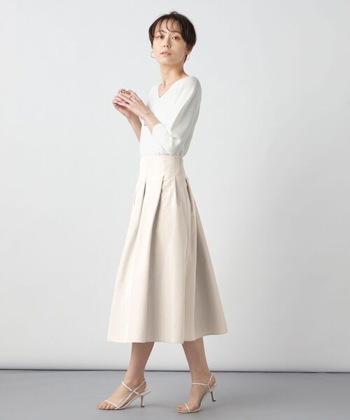 NOLLEY’S Sophi（ノーリーズソフィ）の「ウォッシャブルタフタランダムタックスカート（スカート・レディース・ベージュ/ネイビー/オフホワイト・38/36/34）」の4枚目の写真