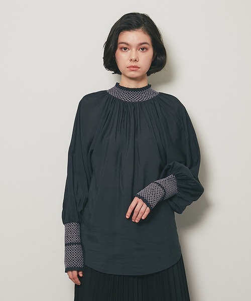 SMILE ORCHID(スマイルオーキッド)の「バルーンスリーブプリーツブラウス(シャツ/ブラウス・レディース・ブラック/スモークピンク・M)」の1枚目の写真